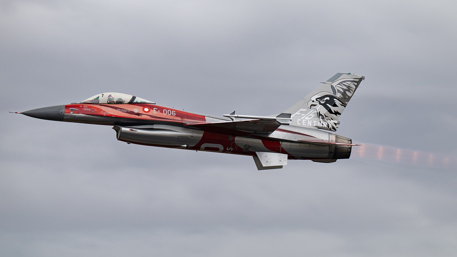 US F-16 Crashes Near Spangdahlem Air Base in Germany, Pilot Ejects