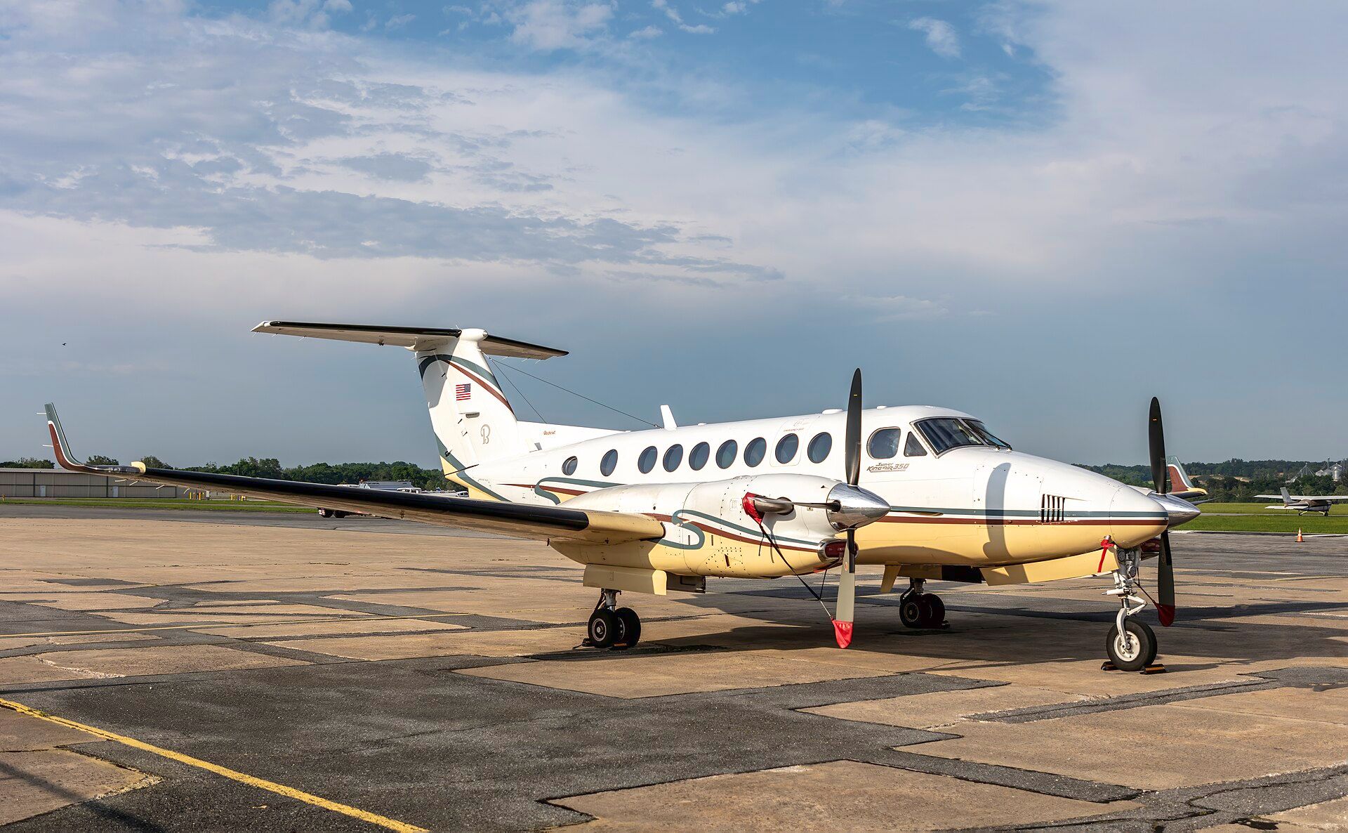 US to Transfer King Air Surveillance Aircraft to Philippine Coast Guard