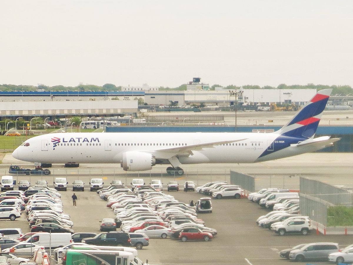 Boeing 787 Dreamliner Receives New Certification