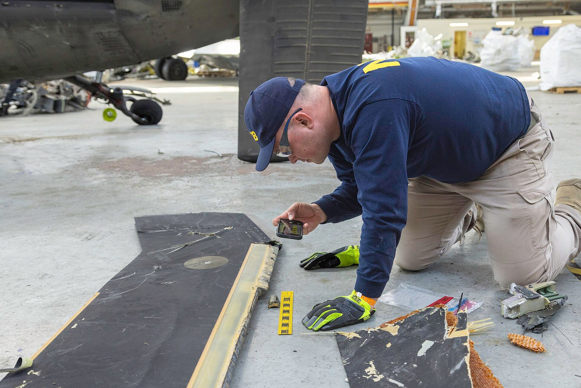 Near-Collision at Newark Airport Highlights Safety Concerns; Study Warns of Automation Dependency
