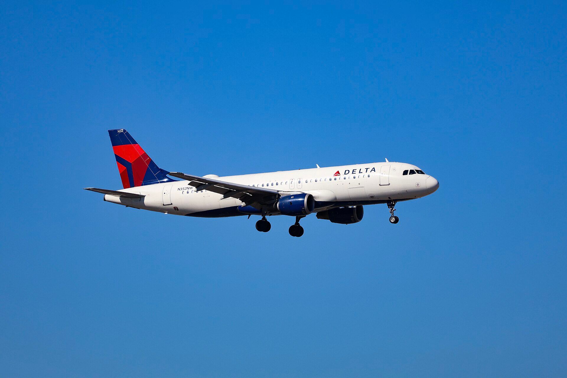 Delta Unveils Largest-Ever LAX Schedule With New Monterey and Philadelphia Routes